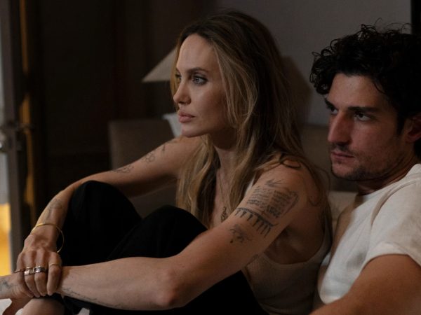 Пара недели: Анджелину Джоли подозревают в&nbsp;романе с&nbsp;партнером по&nbsp;фильму &laquo;Кутюр&raquo; Луи Гаррелем