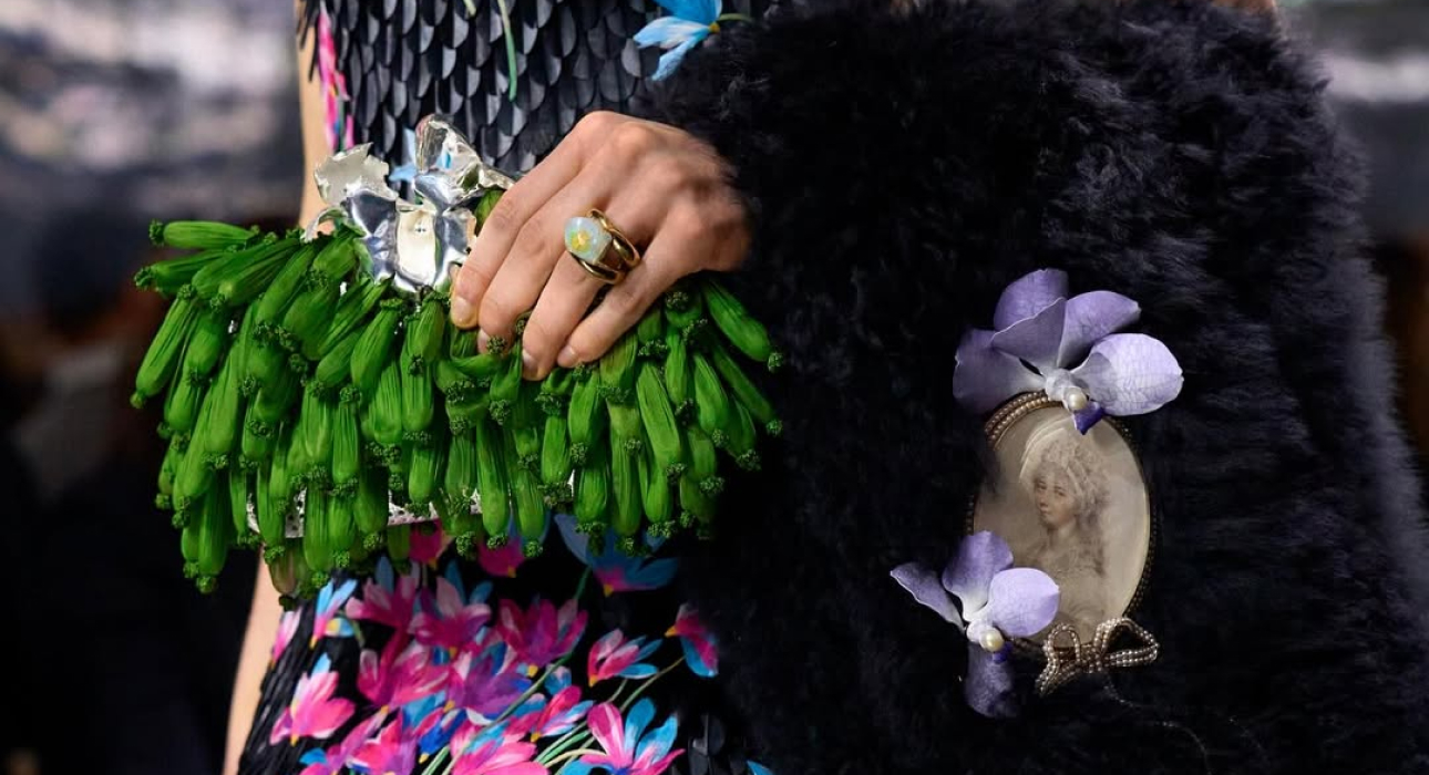 Аксессуары на шоу Dior Couture