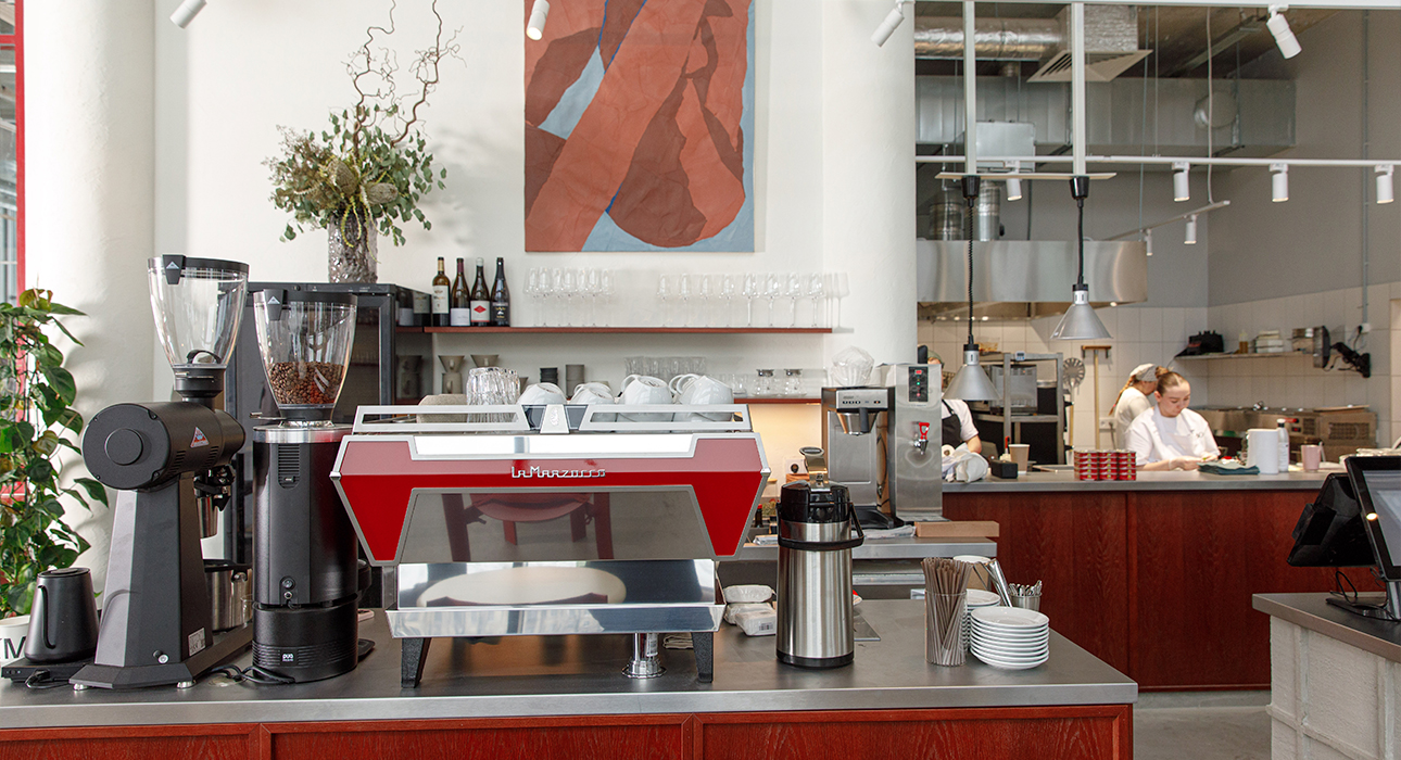 Едим не дома: гастроли бренд-шефа отеля «Гельвеция» в Москве, новый проект Тома Халпина и Глена Баллиса и хип-хоп в «Шаляпине»