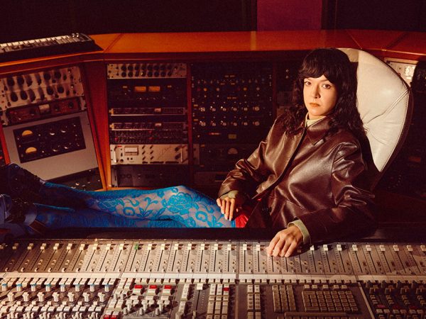 Fashion Digest: новые коллаборации, модные «премьеры» и аукцион винтажных украшений