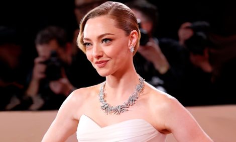 Фотоувеличение: колье Tiffany &amp;&nbsp;Co. Аманды Сэйфрид, серьги Sabyasachi Дженнифер Лопес и&nbsp;другие драгоценности на&nbsp;&laquo;Золотом глобусе&nbsp;&mdash; 2026&raquo;