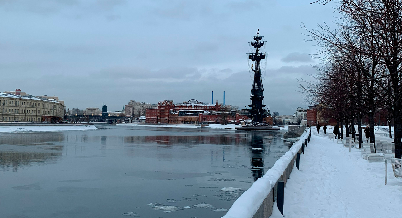 Москва Weekly: премьера спектакля в театре Шалом, выставка «Тайные знаки и символы на монетах» и спектакль «Тартюф» в театре Наций