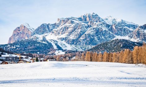 Travel-дайджест: концерт Андреа Бочелли на&nbsp;открытии Олимпийских игр в&nbsp;Италии, церемония Asia&rsquo;s 50&nbsp;Best Restaurants 2026&nbsp;в Гонконге и&nbsp;новый музей в&nbsp;Узбекистане