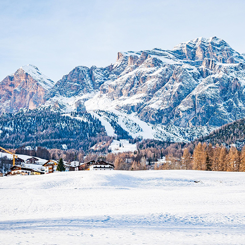 Travel-дайджест: концерт Андреа Бочелли на&nbsp;открытии Олимпийских игр в&nbsp;Италии, церемония Asia&rsquo;s 50&nbsp;Best Restaurants 2026&nbsp;в Гонконге и&nbsp;новый музей в&nbsp;Узбекистане