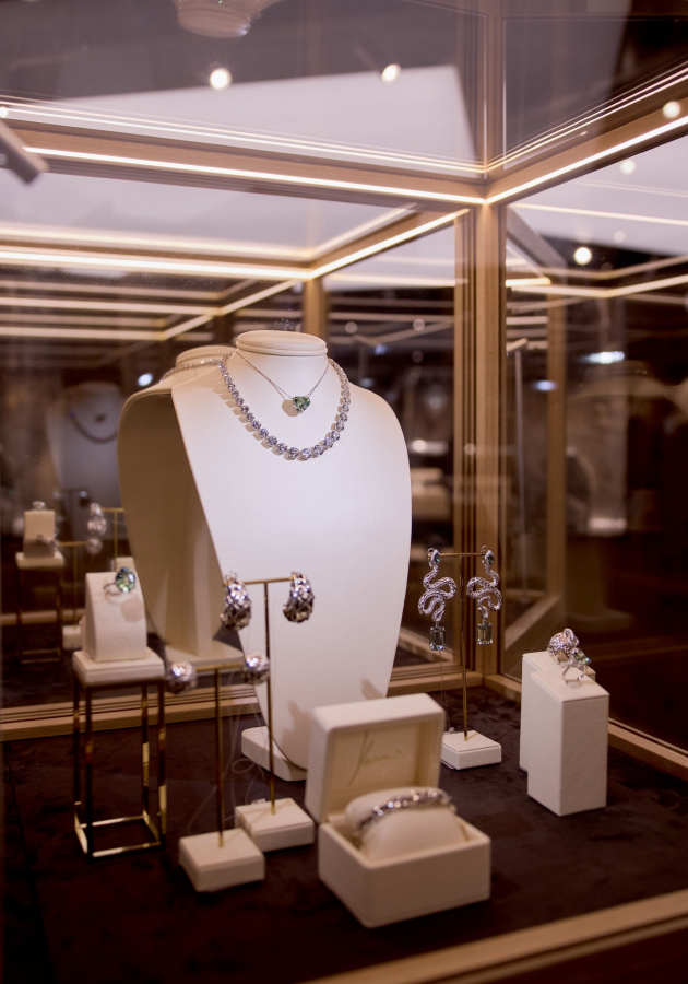 Открытие бутика YANA в галереях «Времена Года»