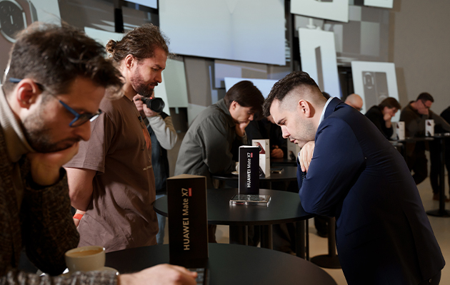 Максим Омариев и Ян Непомнящий 