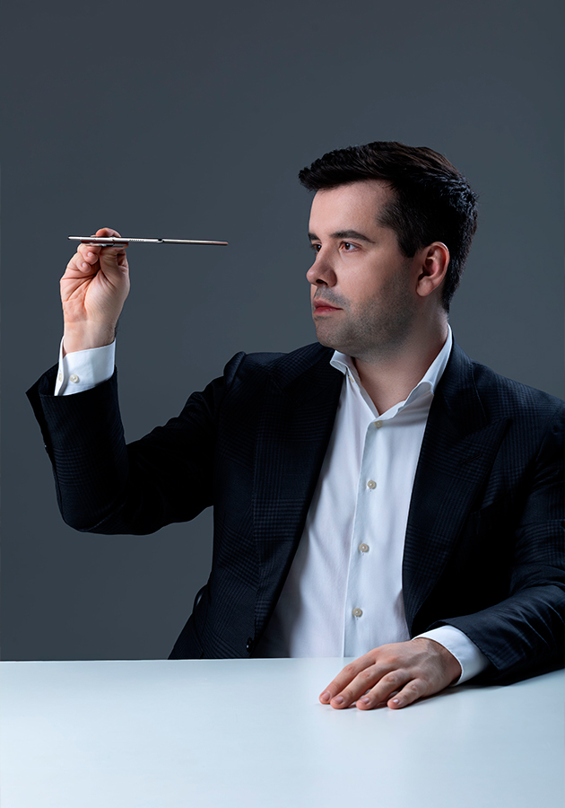 Posta Событие: Ян Непомнящий на первом в мире сеансе одновременной игры в шахматы на складных смартфонах HUAWEI Mate X7