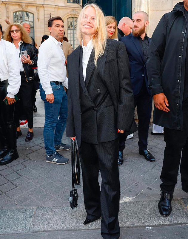 Памела Андерсон в костюме The Row