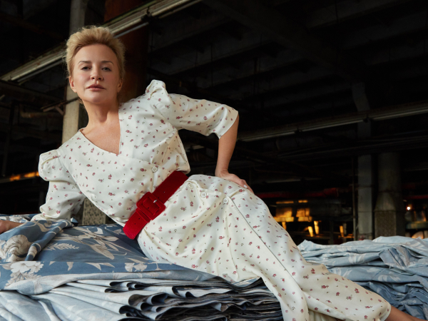 Style Notes: Виктория Шелягова примерила ретро-образы в&nbsp;съемке для бренда Sveta Rodina