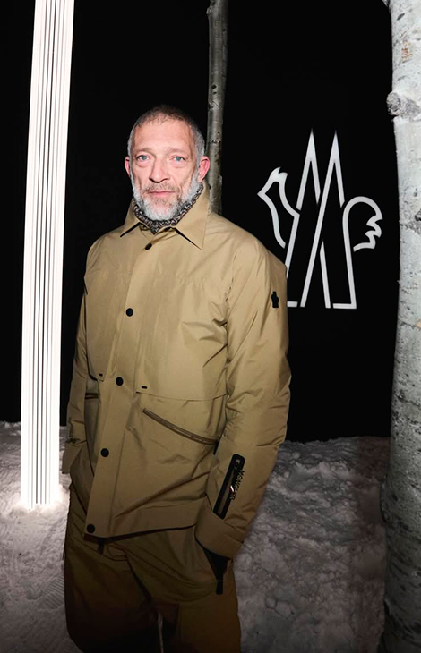 Style Notes: грандиозный показ Moncler Grenoble в&nbsp;Аспене&nbsp;&mdash; ночь на&nbsp;склоне, эстетика вестерна и&nbsp;саке в&nbsp;термосах