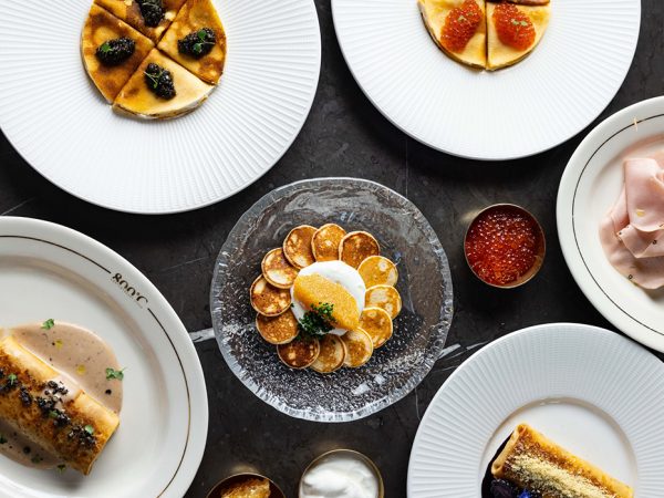 Едим не&nbsp;дома: датские блины, мексиканский карнавал, встреча весны по-японски и&nbsp;перуанские традиции&nbsp;&mdash; как московские рестораны празднуют Масленицу