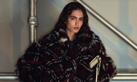 Fashion Digest: шоу Burberry в&nbsp;Лондоне, тема бала Института костюма и&nbsp;свежие коллаборации из&nbsp;мира моды, искусства и&nbsp;спорта