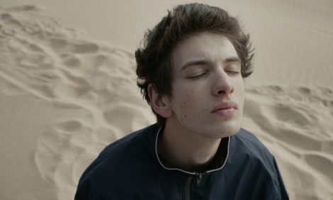 Кино Posta: Марк Эйдельштейн мечтает о&nbsp;звездах в&nbsp;трейлере фильма &laquo;Космос засыпает&raquo;