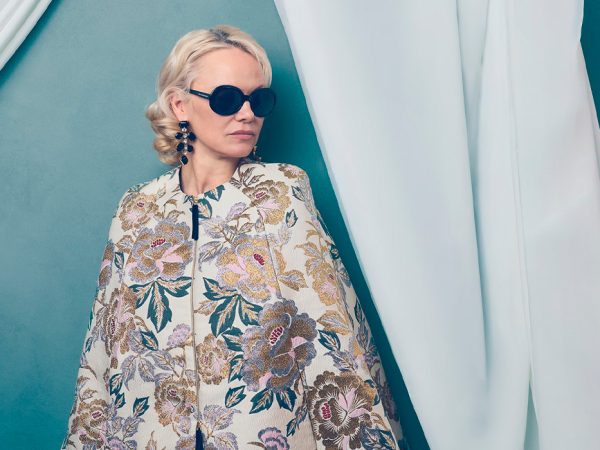 Style Notes: как менялся стиль Памелы Андерсон&nbsp;&mdash; от&nbsp;секс-символа <nobr>1990-х</nobr> до&nbsp;иконы естественного старения