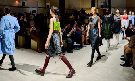 Style Notes: многослойность и&nbsp;деконструкция на&nbsp;показе Prada