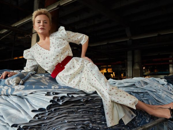 Style Notes: Виктория Шелягова примерила ретро-образы в&nbsp;съемке для бренда Sveta Rodina