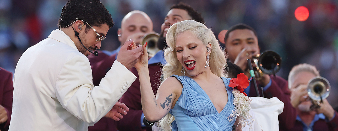 Игра контрастов: Bad Bunny в&nbsp;Zara, а&nbsp;Леди Гага&nbsp;&mdash; в&nbsp;бриллиантах Chopard на&nbsp;матче Суперкубка-2026