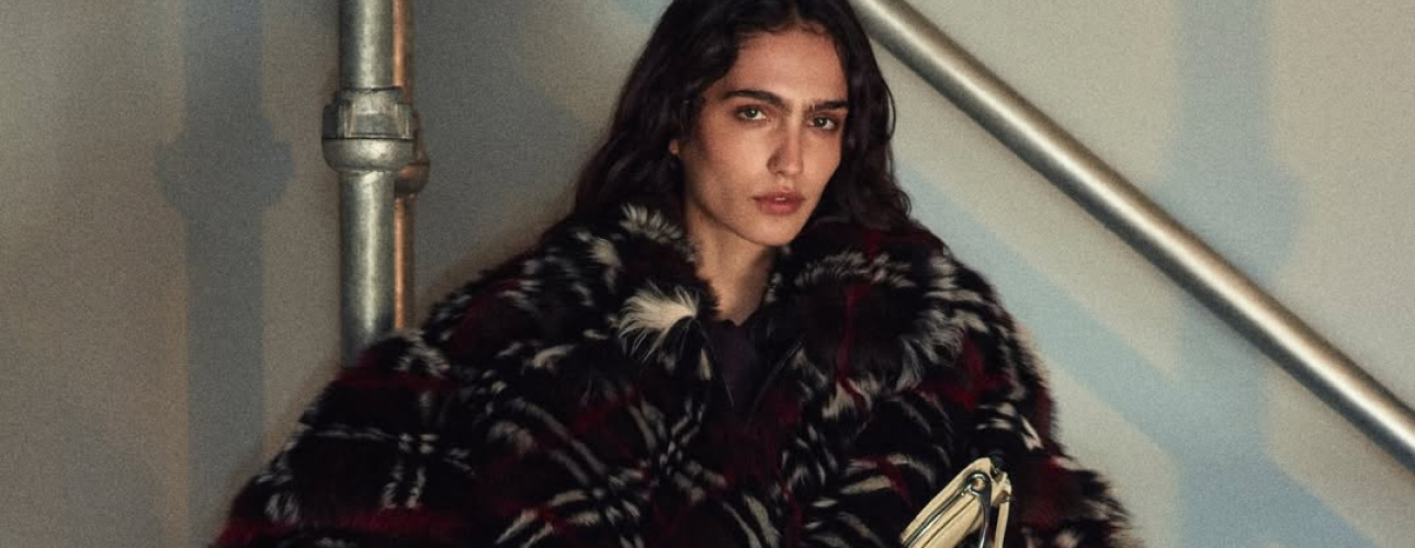 Fashion Digest: шоу Burberry в&nbsp;Лондоне, тема бала Института костюма и&nbsp;свежие коллаборации из&nbsp;мира моды, искусства и&nbsp;спорта