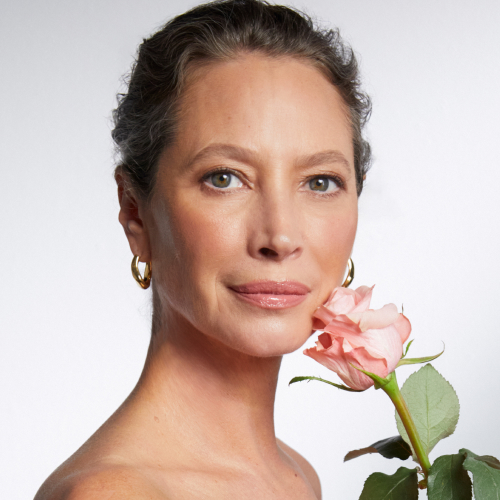 Возраст&nbsp;&mdash; всего лишь цифра: 57-летняя Кристи Тарлингтон стала глобальным амбассадором Lanc&ocirc;me и&nbsp;рассказала о&nbsp;своих ритуалах красоты