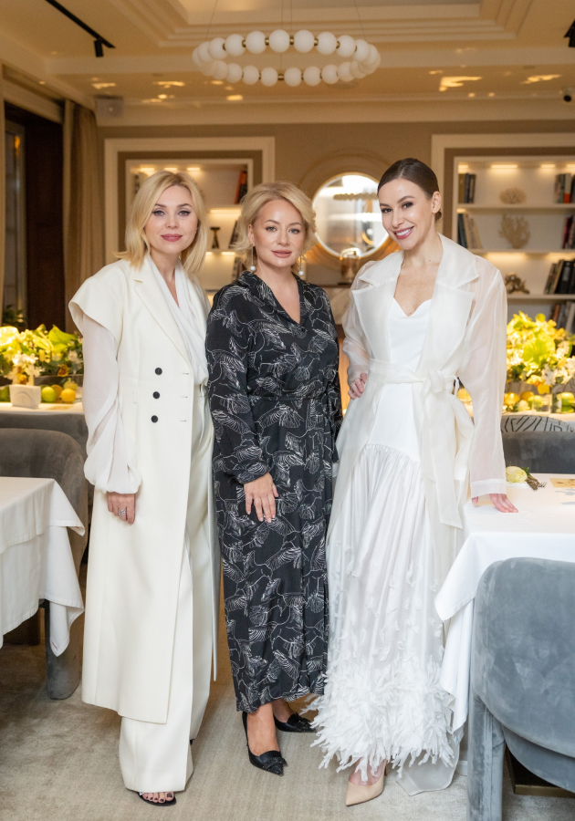 Юлия Карасева, Татьяна Сабуренкова и Кристина Кретова 