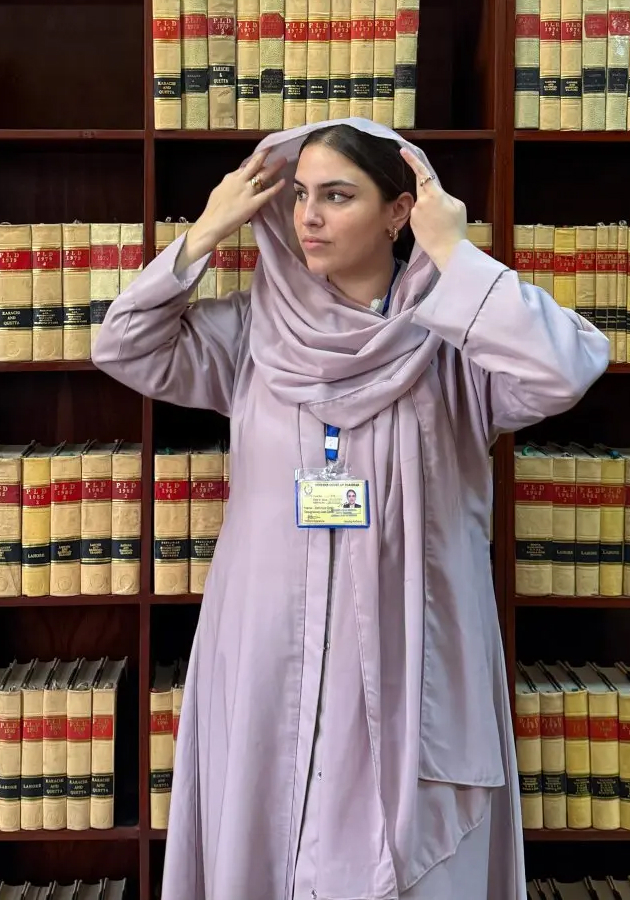 Махнур Омер / Rameen Shahram Khan 