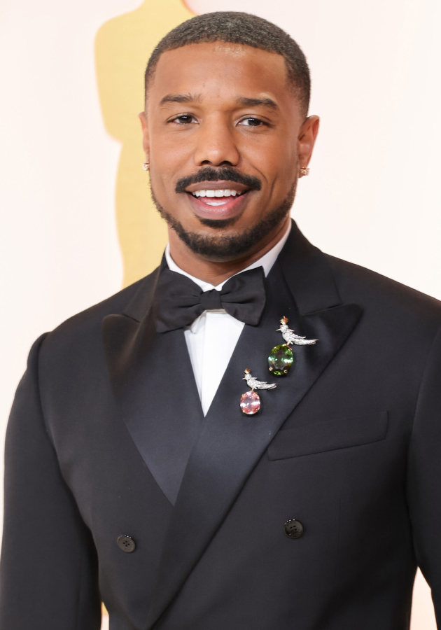 Майкл Б. Джордан в брошах Tiffany & Co.