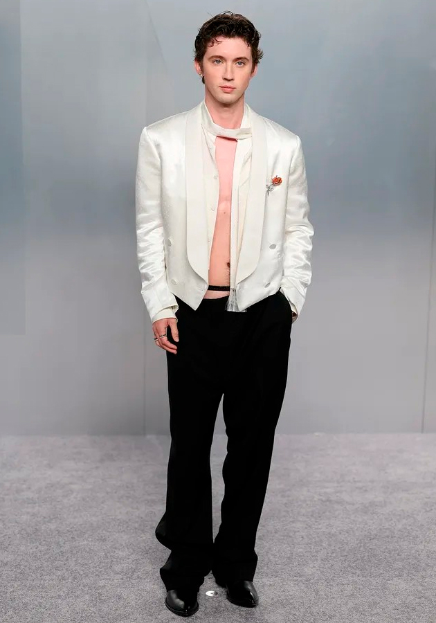 Трой Сиван (Фото: Dia Dipasupil, Vanity Fair)