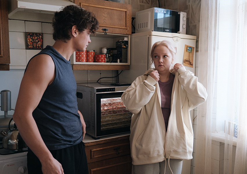 Слава Копейкин и Варя Щербакова на съемках фильма «Тюльпаны»