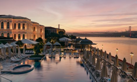 Гольф, медовый месяц, девичник или формат &laquo;только для взрослых&raquo;: Елена Томаева рассказывает, где отдыхать, чтобы увидеть нетривиальную Турцию