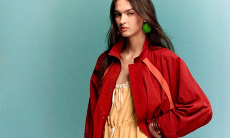 Покупка месяца: где искать и&nbsp;с&nbsp;чем носить куртку-ветровку и&nbsp;тренч с&nbsp;заниженной талией