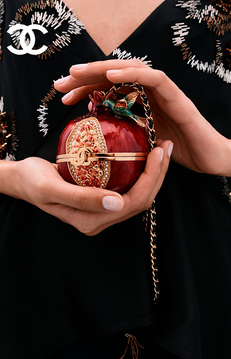 Классика в&nbsp;новом прочтении и&nbsp;фантазийные минодьеры: почему все модницы мира хотят сумки с&nbsp;показа Chanel?