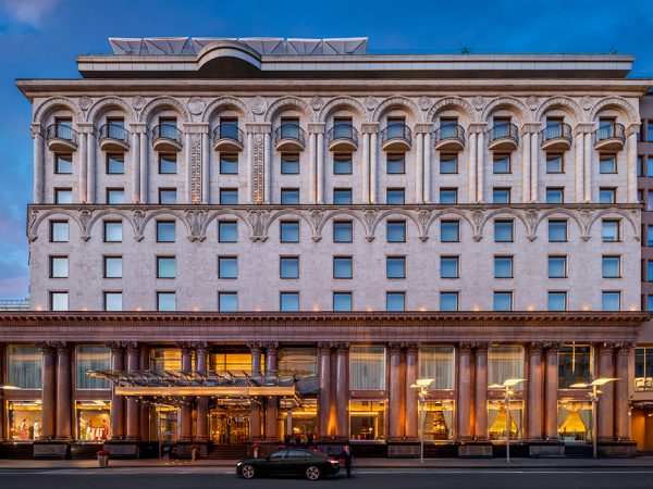 8&nbsp;Марта в&nbsp;отеле: сценарии праздника для тех, кто остается в&nbsp;городе