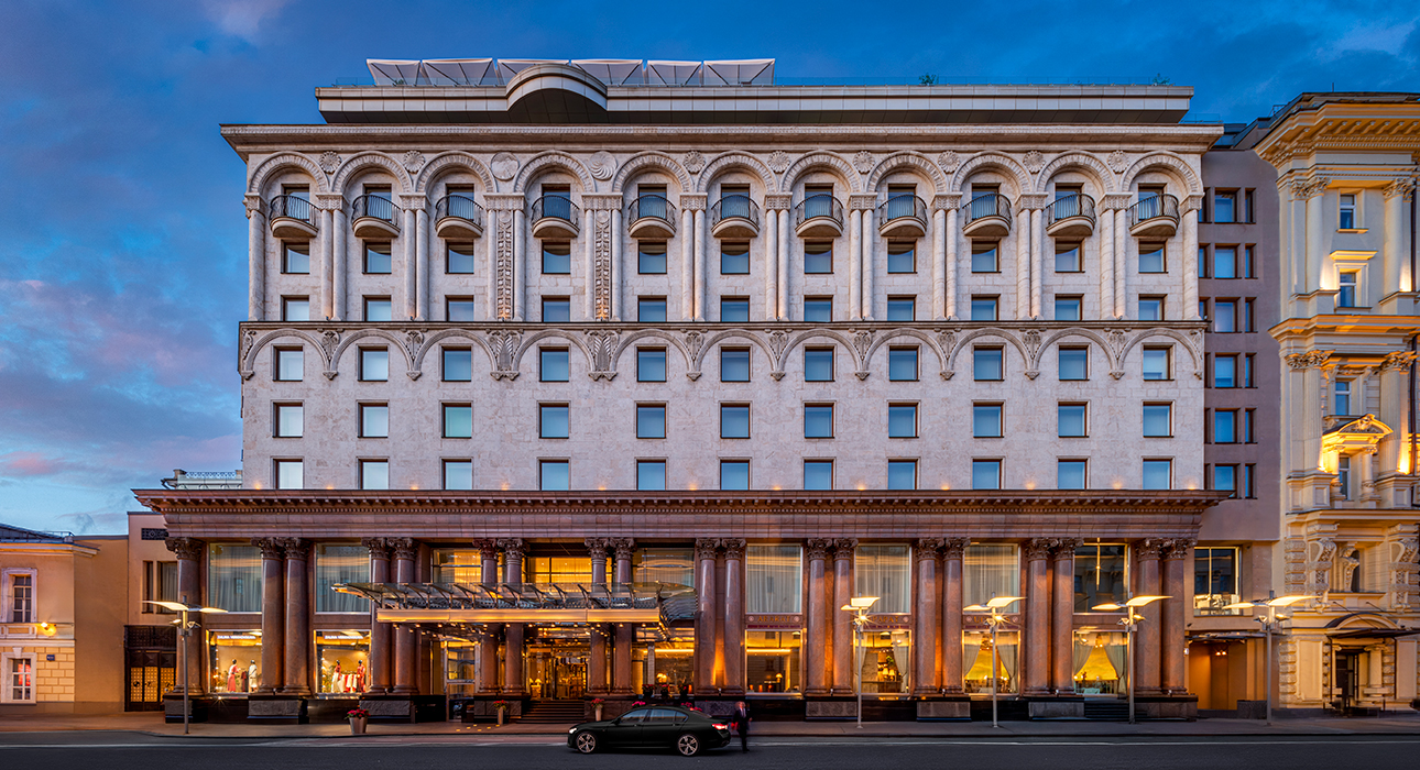 8 Марта в отеле: сценарии праздника для тех, кто остается в городе