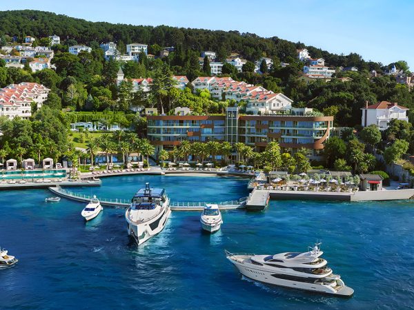 Дайджест путешественника: Россия едет на&nbsp;Венецианскую биеннале, в&nbsp;Каннах запретили парковку круизных кораблей, а&nbsp;на&nbsp;Бали празднуют 8&nbsp;Марта с&nbsp;поэтессой