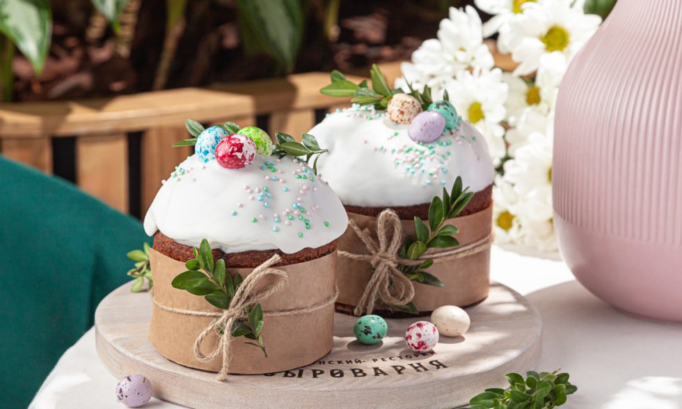 Едим не&nbsp;дома: Пасха в&nbsp;ресторанах Москвы&nbsp;&mdash; авторские панеттоне, куличи-матрешки и&nbsp;зефирные маки