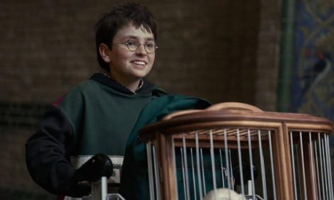 Posta Сериалы: первый тизер &laquo;Гарри Поттера&raquo; от&nbsp;HBO&nbsp;&mdash; тот&nbsp;же Хогвартс и&nbsp;новые лица