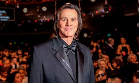 Джима Керри заменили клоном? Новая теория заговора взорвала соцсети после появления актера на&nbsp;премии &laquo;Сезар&raquo; в&nbsp;Париже