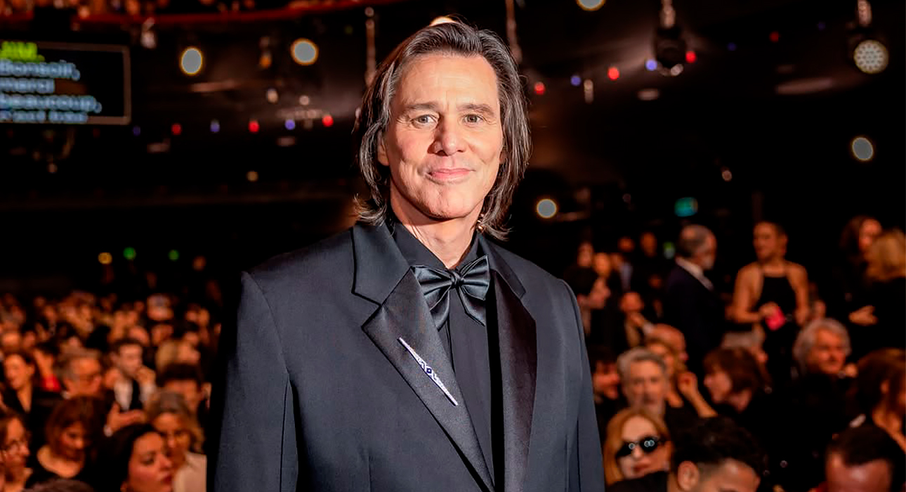 Джима Керри заменили клоном? Новая теория заговора взорвала соцсети после появления актера на премии «Сезар» в Париже