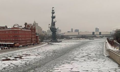 Москва Weekly: выставка &laquo;Под маской&raquo; в&nbsp;Музее русского импрессионизма, праздник тюльпанов в&nbsp;Аптекарском огороде и&nbsp;новый спектакль от&nbsp;Todes