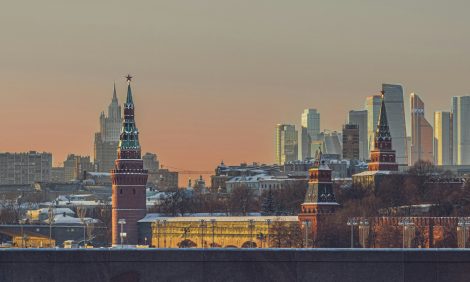 Москва Weekly: благотворительный книжный фестиваль &laquo;Фонарь&raquo;, спектакль &laquo;Матросская тишина&raquo; в&nbsp;Современнике и&nbsp;новое бистро REINA