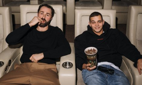 Встречный вопрос с&nbsp;Георгием Перадзе: звезда драмы &laquo;Красавица&raquo; Слава Копейкин&nbsp;&mdash; о&nbsp;капризах на&nbsp;площадке, &laquo;бандитском&raquo; амплуа и&nbsp;умении дарить цветы