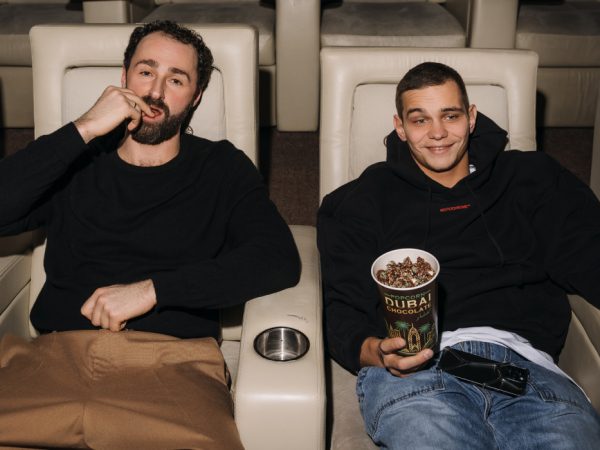 Встречный вопрос с Георгием Перадзе: звезда драмы «Красавица» Слава Копейкин — о капризах на площадке, «бандитском» амплуа и умении дарить цветы