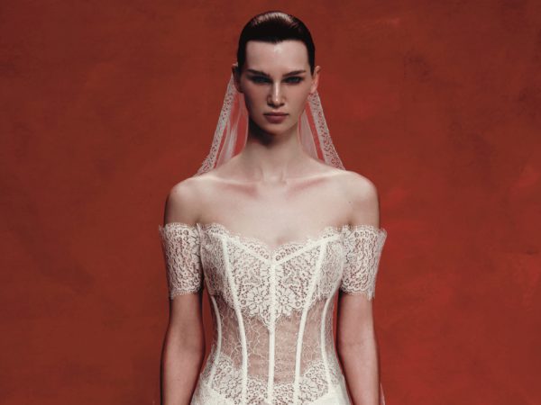 Style Notes: алые маки, банты и&nbsp;эстетика &laquo;Царевны-лебедя&raquo; в&nbsp;новой свадебной коллекции Rasario