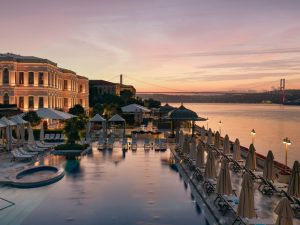 Гольф, медовый месяц, девичник или формат &laquo;только для взрослых&raquo;: Елена Томаева рассказывает, где отдыхать, чтобы увидеть нетривиальную Турцию