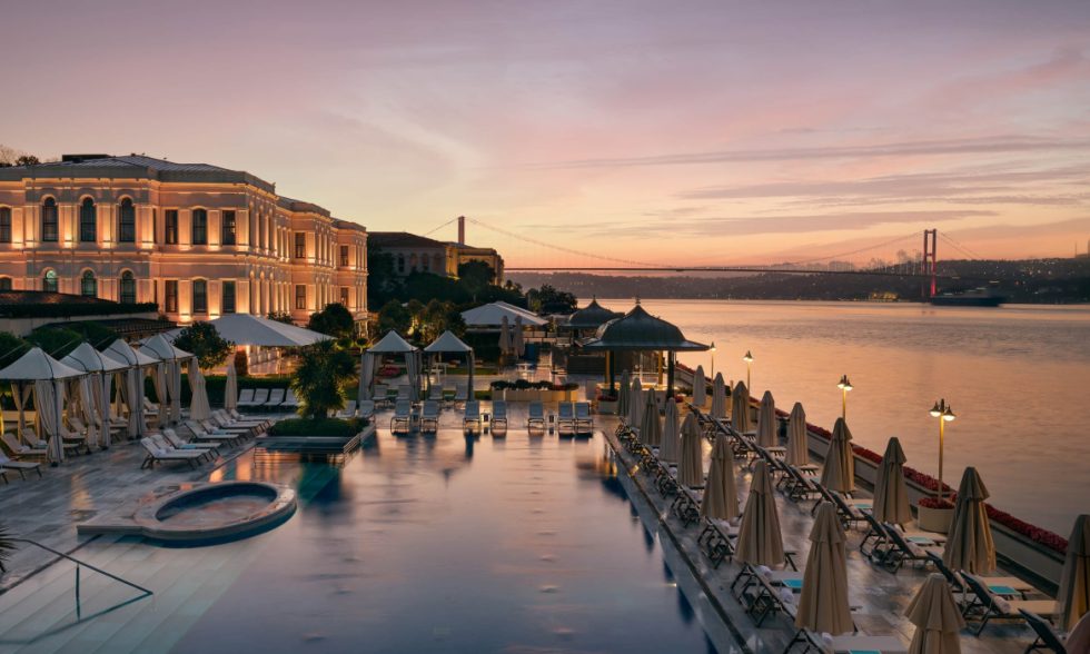 Гольф, медовый месяц, девичник или формат &laquo;только для взрослых&raquo;: Елена Томаева рассказывает, где отдыхать, чтобы увидеть нетривиальную Турцию