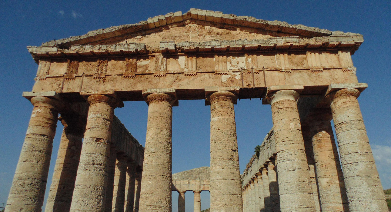 Дайджест путешественника: выставка работ Пьера Огюста Ренуара в Париже, фестиваль электронной музыки на Сицилии и поезд на Фудзи в Японии