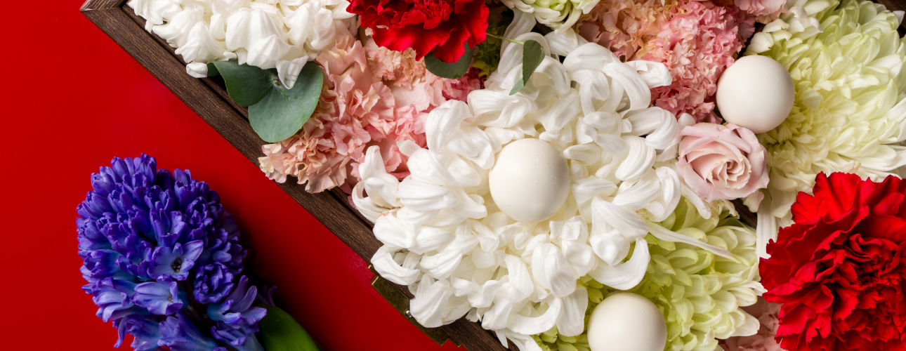 Едим не&nbsp;дома 8&nbsp;Марта: сюрпризы в&nbsp;кубике льда в&nbsp;Avero Mio, чемоданчик с&nbsp;конфетами в&nbsp;&laquo;Dr. Живаго&raquo; и&nbsp;девичник по-итальянски в&nbsp;Essenza by&nbsp;Mauro Panebianco