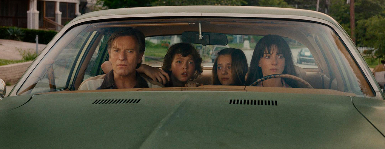 Энн Хэтэуэй и&nbsp;Юэн МакГрегор&nbsp;&mdash; в&nbsp;трейлере мистической драмы &laquo;Конец Дубовой улицы&raquo;