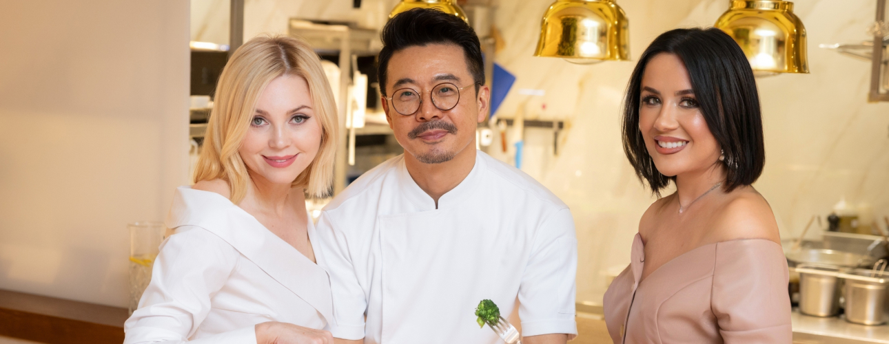 Главные по&nbsp;красоте: владелица &laquo;Сенсави&raquo; Юлия Карасева и&nbsp;дизайнер Адель Бикулова разбирают лайфхаки стройности&nbsp;&mdash; от&nbsp;ужина в&nbsp;ресторане до&nbsp;порции размером с&nbsp;ладонь