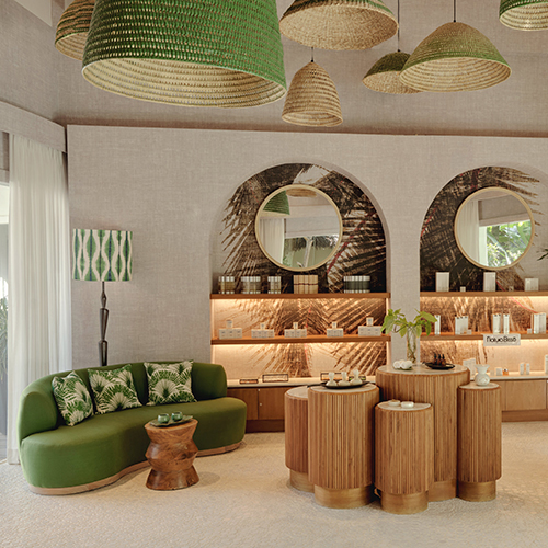 Дайджест путешественника: Россия едет на&nbsp;Венецианскую биеннале, в&nbsp;Каннах запретили парковку круизных кораблей, а&nbsp;на&nbsp;Бали празднуют 8&nbsp;Марта с&nbsp;поэтессой